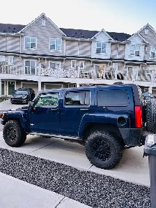 2009 Hummer H3 3.7L - Photo 2