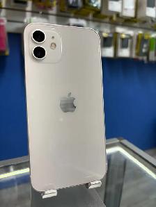 iPhone 12 64gb (Store Warranty)