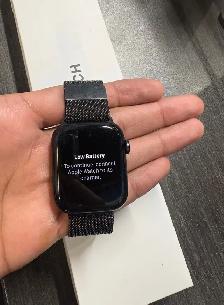 Apple Watch SE 3 44mm (Store Warranty) - Photo 2