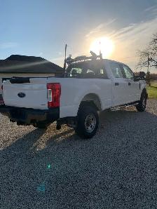 2017 Ford F250 4X4 - Photo 3