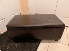 Faux leather ottoman - Photo 2