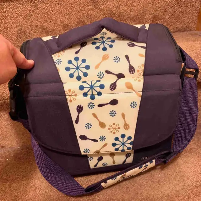 Travelling booster baby chair for feeding