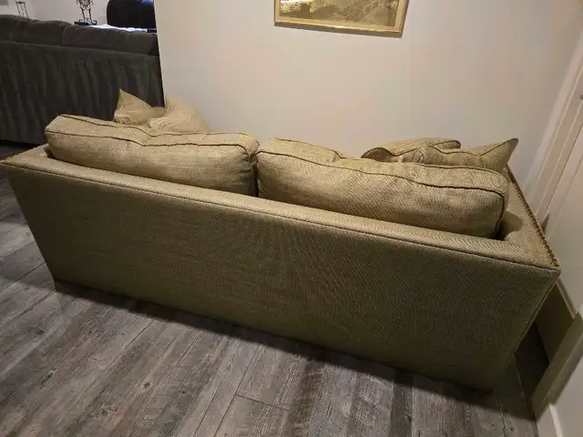 Two Cousin Couch