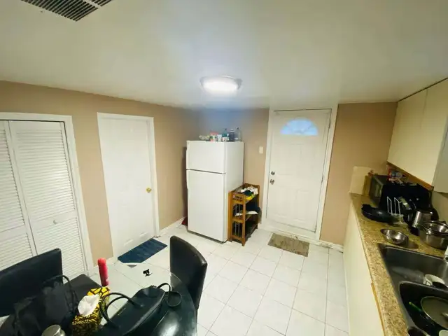 Bright & spacious lower unit for rent in Scarborough