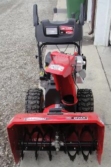CRAFTSMAN 1350 27' SNOW BLOWER FOR PARTS OR REPAIR - Photo 3