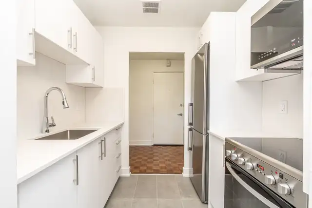 renovated one bedroom - ID 2598