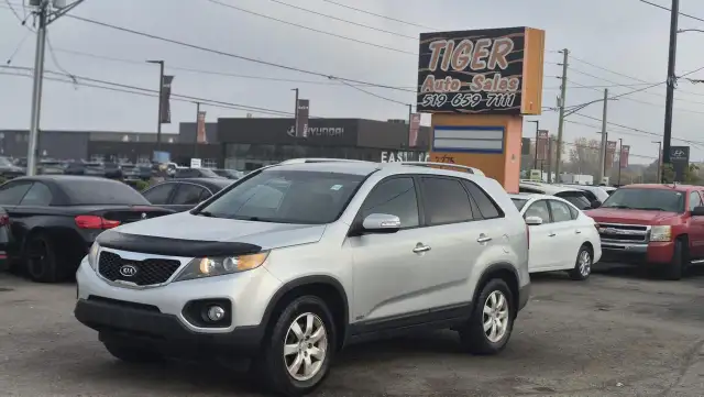 2012 Kia Sorento LX, AUTO, AWD, V6, ONLY 110KMS, LOW KMS, CERTIF