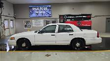 2011 Ford Crown Victoria - Photo 2