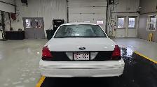 2011 Ford Crown Victoria - Photo 4