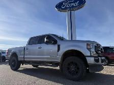 2021 Ford Super Duty F-350 LARIAT / 6.7L DIESEL! / BLK APPEARANC