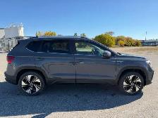 2024 VOLKSWAGEN TAOS HIGHLINE 4MOTION | 1 OWNER | STUNNING - Photo 7