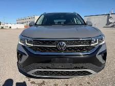 2024 VOLKSWAGEN TAOS HIGHLINE 4MOTION | 1 OWNER | STUNNING - Photo 9