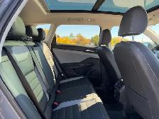 2024 VOLKSWAGEN TAOS HIGHLINE 4MOTION | 1 OWNER | STUNNING - Photo 14