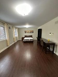 MasterbedroomWithPrivateWashroom Near Yonge&Finch SubwayStation
