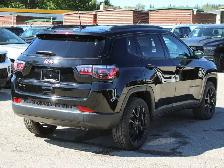 2026 Jeep Compass North Altitude 4x4, Panoramic Sunroof - Photo 4