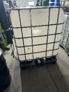 Heated totes - 1000 - 1200 Lit.  Totes with heater. - Photo 3