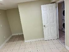 Unfurnished 1 bedroom in 2 Bedroom Basement - Photo 2