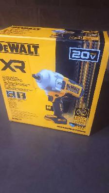 ☆NEW☆ DEWALT 1/2in HIGH TOURQE IMPACT WRENCH w.  HOG RING ANVIL