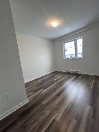 Maison, 3cc, 5 1/2, 2 parkings, AC, electros inclus - Photo 3