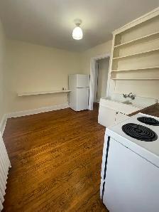 1/2 MONTH FREE 2BR Victorian Flat - 1150 South - Heat/Water - Photo 9
