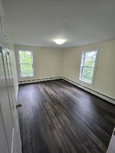Renovated In-Suite Laundry | 11 Shore Ave Unit B - Heat Incl! - Photo 4