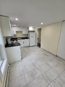 Renovated In-Suite Laundry | 11 Shore Ave Unit B - Heat Incl! - Photo 5