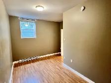 3 LEVEL SPACIOUS TOWNHOUSE | 286 CROWN DRIVE | AVAILABLE NOW! - Photo 11