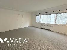 Valcrest Manor Studio Rental 10-1208 Burnaby St Vancouver: VADA - Photo 2