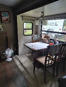 Camping trailer