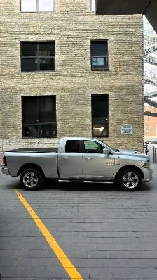 2016 RAM 1500 SPORT HEMI 4x4 'Clean title and safety' - Photo 2