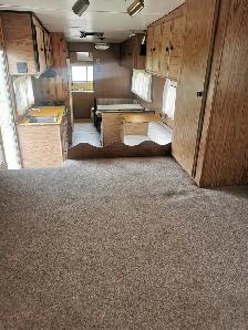 1980 Vintage Skylark Gooseneck Camper - Photo 4