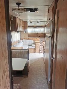 1980 Vintage Skylark Gooseneck Camper - Photo 5