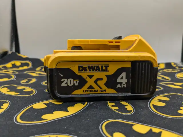 DeWALT DCB204 4AH Battery 2023 (#189)