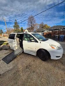 2009 Toyota Sienna side entry wheelchair accessible