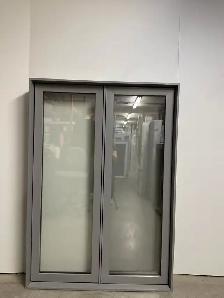 10485BA Fenêtre Battant Aluminium Charbon 43 3/8 x 61 1/2