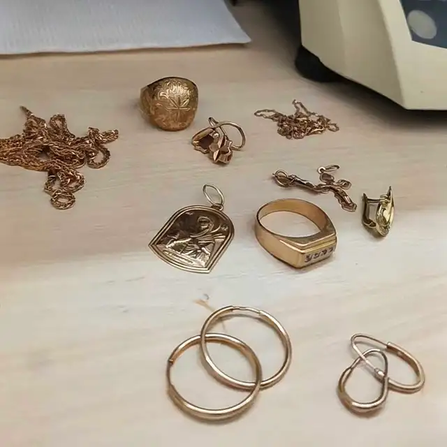 gold jewelry and more wanted