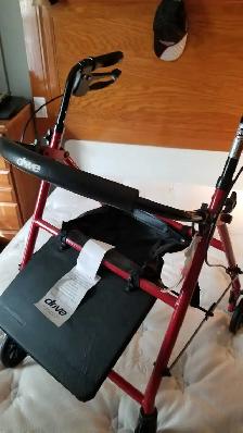 Walker like new - Photo 4