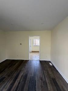 3 Story, 2 Bedrooms Townhouse - Photo 2