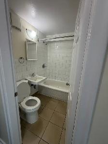 3 Story, 2 Bedrooms Townhouse - Photo 3