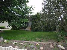 Meadowlark area- 4 bedroom house with Garage - Nov 1. - Photo 2