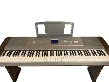Yamaha DGX-640 Digital Piano – 88 Weighted Keys with Stand & Gig