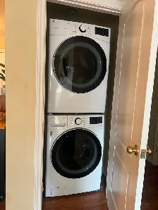 Ground floor 2 bedroom unit with ensuite washer dryer for Dec 1s