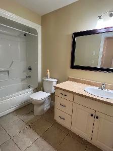 Ground floor 2 bedroom unit with ensuite washer dryer for Dec 1s - Photo 2
