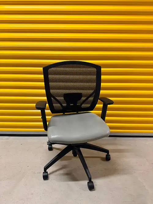 Excellent Condition - Global Ibex Multi-Tilter!