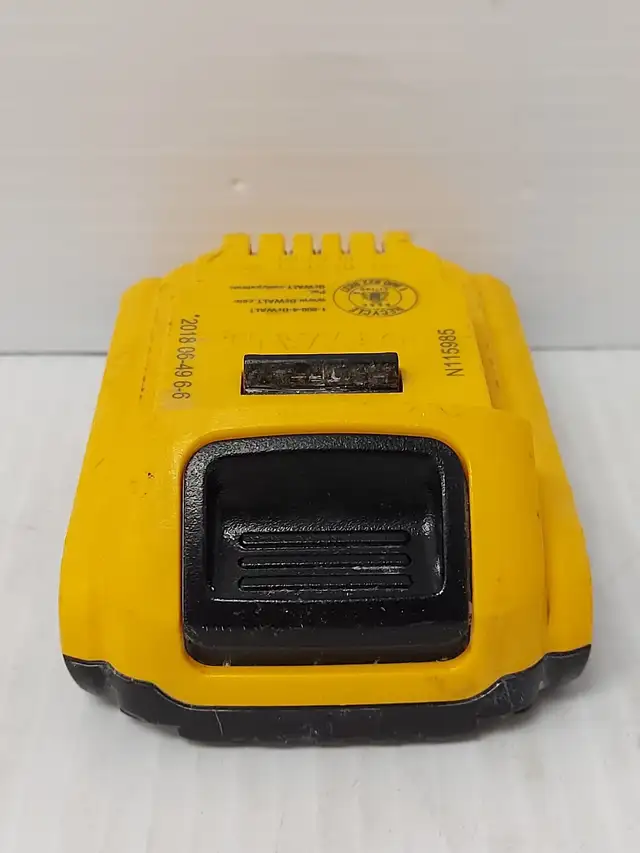 (N92108-4) DeWalt DCB203 Battery 20V 2AH