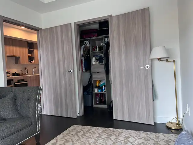 Luxury 1 bedroom Condo next to Bessarion Station