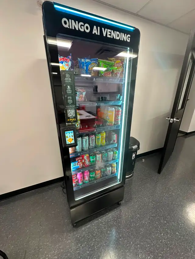 Qingo AI Smart Cooler Vending Machine