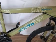 Norco Kathmandu 7005 mountain bike frame size medium tire 26 - Photo 2