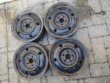 195-65R15x4 jantes Subaru Impreza 2006. Bolt pattern 5x100