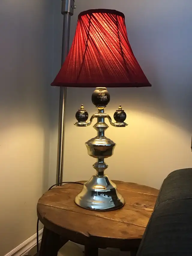 gold black desk lamp red cover.